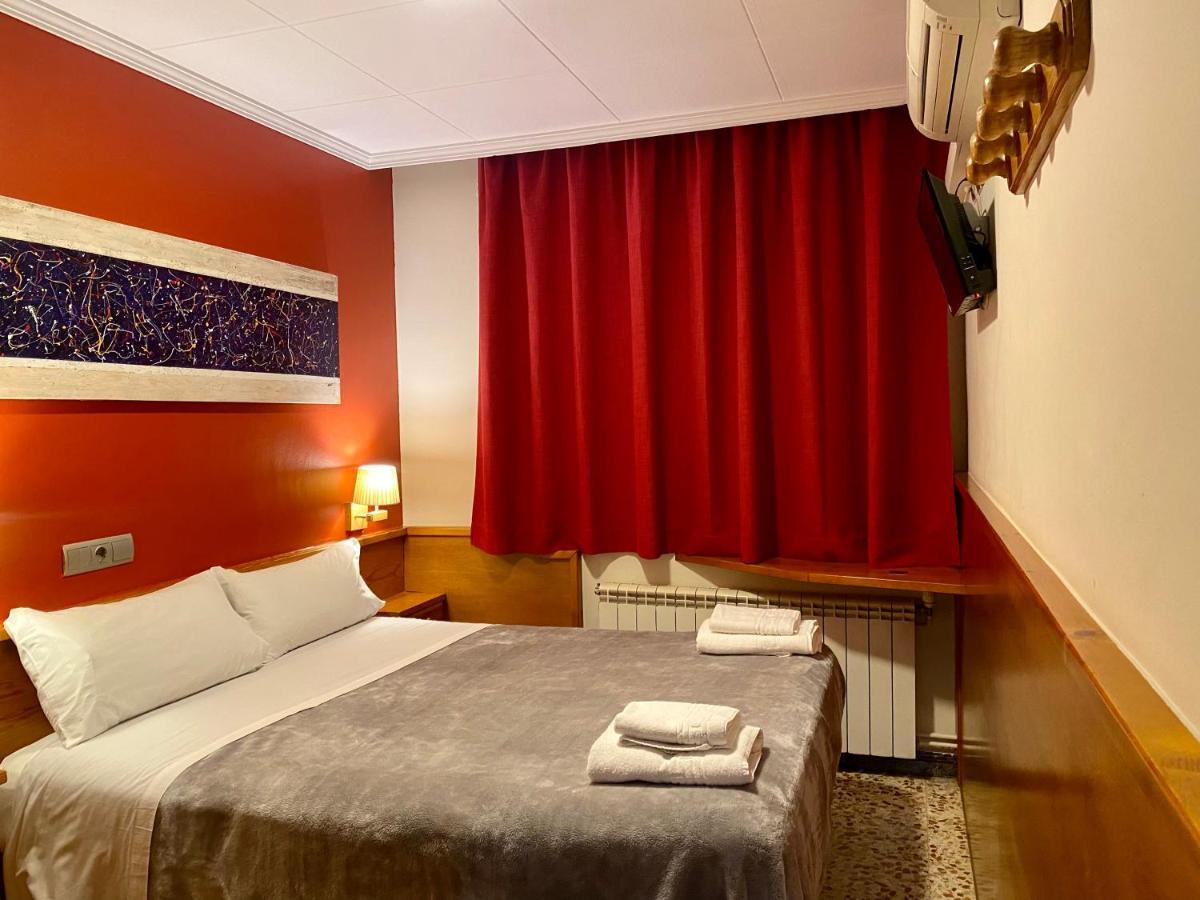 Hostal Galicia Cardedeu Luaran gambar