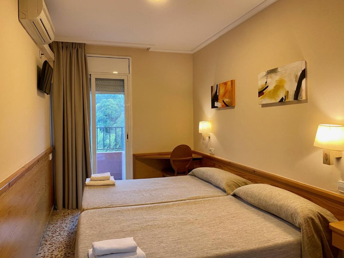 Hostal Galicia Cardedeu Luaran gambar