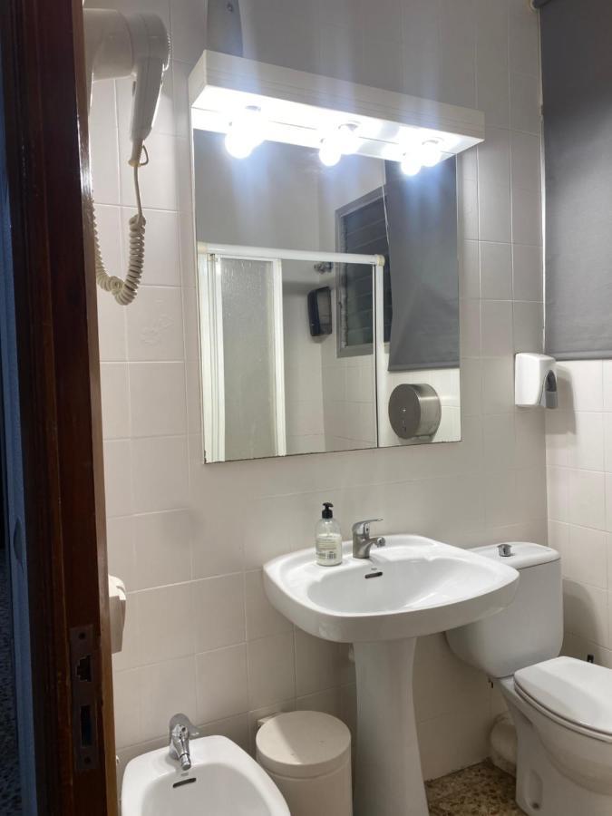 Hostal Galicia Cardedeu Luaran gambar