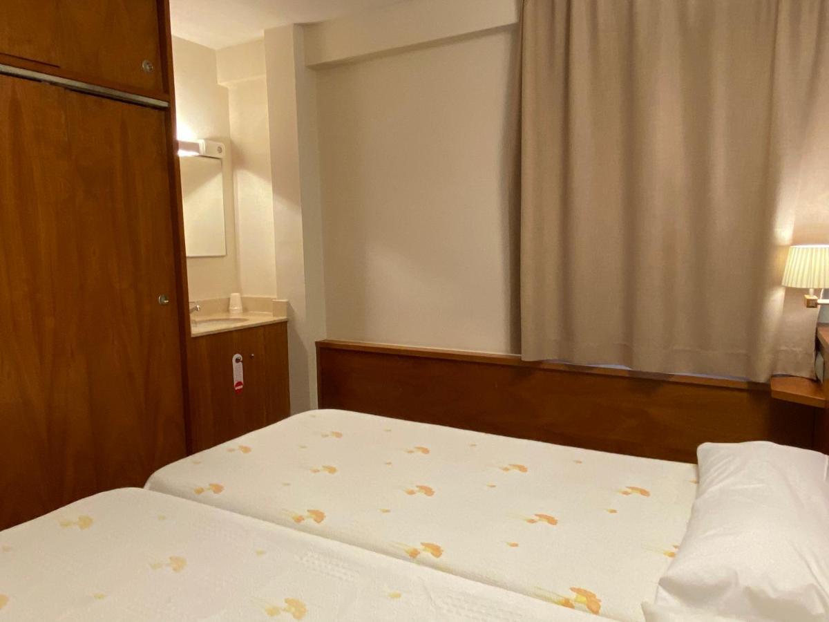 Hostal Galicia Cardedeu Luaran gambar