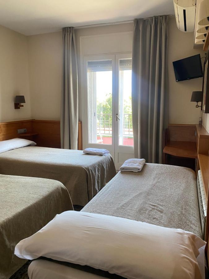Hostal Galicia Cardedeu Luaran gambar