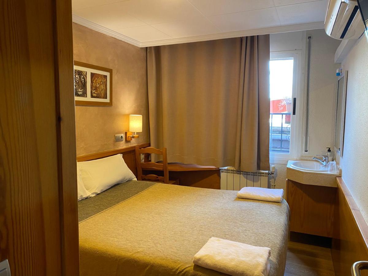 Hostal Galicia Cardedeu Luaran gambar