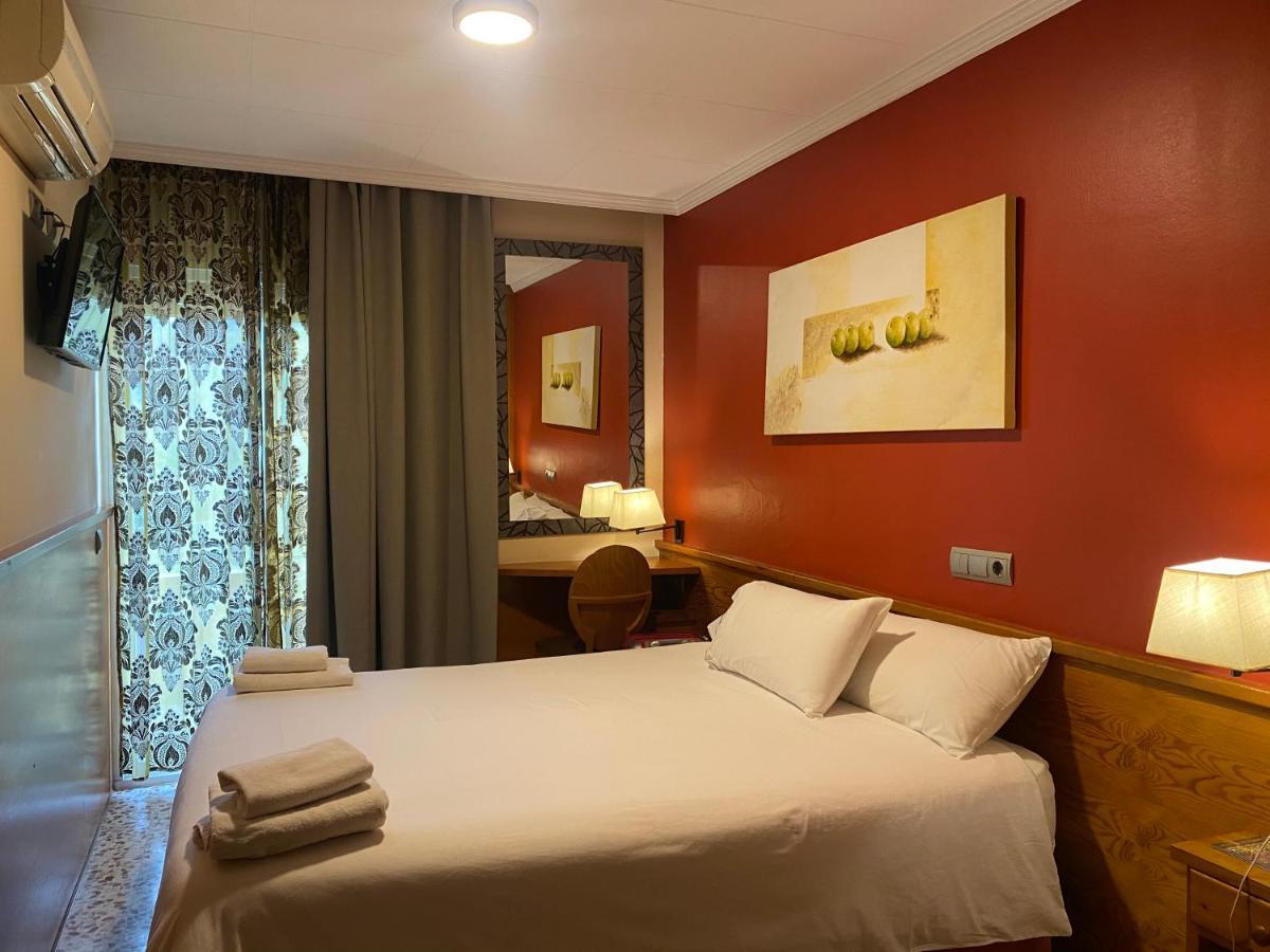 Hostal Galicia Cardedeu Luaran gambar